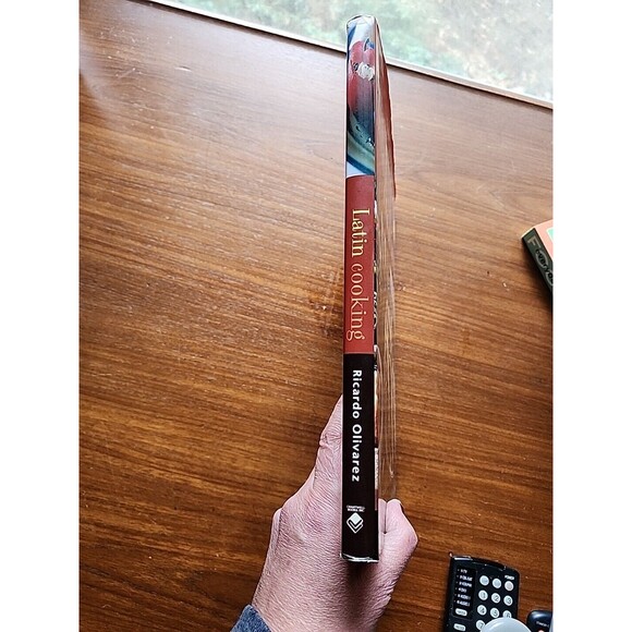 Latin Cooking Ricardo Olivarez HCDJ Illustrated 1999 - Picture 4 of 16